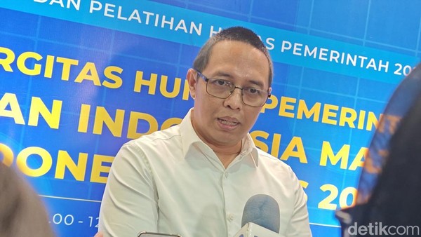Hasan Nasbi: Mundur, Misteri Kepala Babi Terungkap?