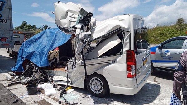 Kecelakaan Tol Cisumdawu: 3 Tewas, 4 Luka Berat, Pilu