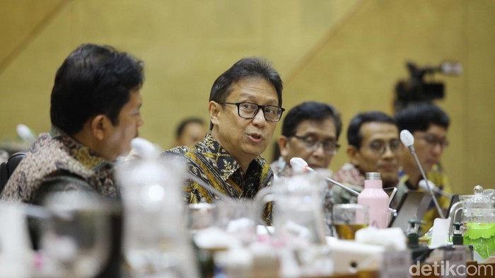 Polemik Kasus Dokter: DPR vs Menkes, Siapa yang Salah?