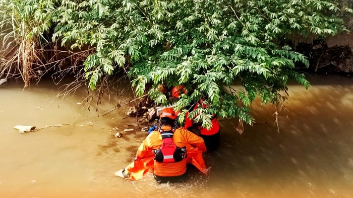 Bayi Tewas Misterius Ditemukan di Kali Cakung, Bekasi Barat