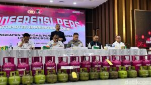 Pengoplos LPG Subsidi Karawang: Untung Miliaran, Modus Terbongkar!