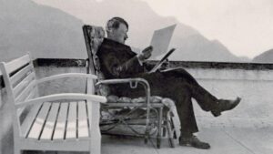 Rahasia Mengejutkan: Buku Harian Palsu Hitler Guncang Inggris