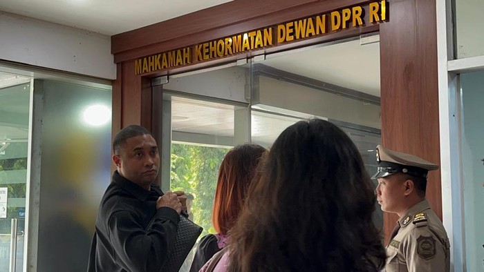 Rayen Pono: Klarifikasi Dugaan Ahmad Dhani Hina Marga di MKD