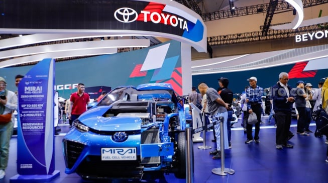 GIIAS 2025: Ratusan Mobil Listrik & Lintasan Air Spesial!