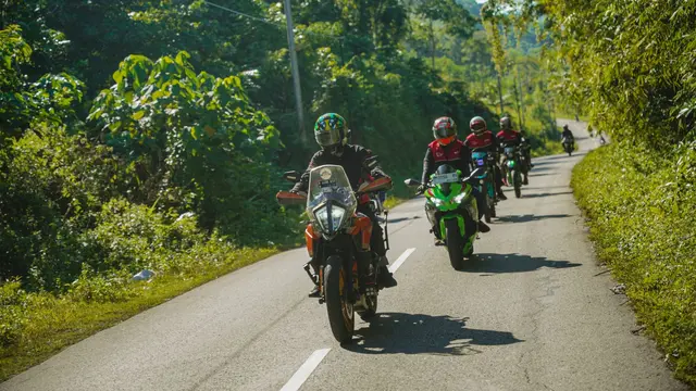 Jelajah Sumba: Motul Dukung Pendidikan Lokal Lewat Touring Motor