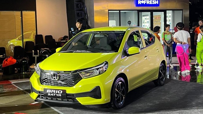 LCGC Murah Merosot Drastis? Harga Tembus Rp200 Juta!