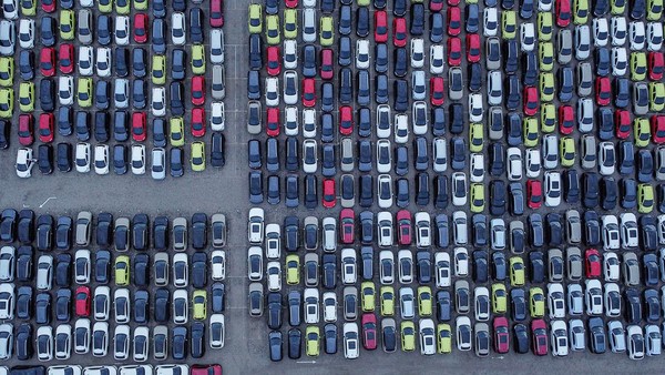 Rahasia Dapatkan Mobil Impian: Harga Turun, Diskon Menanti!