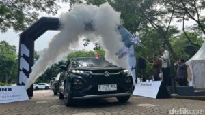 Suzuki Fronx: Kalahkan Raize dan WR-V, SUV Terbaik?