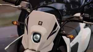 Suzuki Tantang KLX: Motor Jalanan Canggih, Harga Bikin Melongo