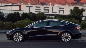 Tesla Model Y & 3: Jarak Tempuh Lebih Jauh, Penjualan Meroket!